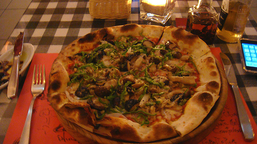 Mat på P kan være hjemmelaget pizza, der du biker bunnen selv, med italiensk mel for best resultat